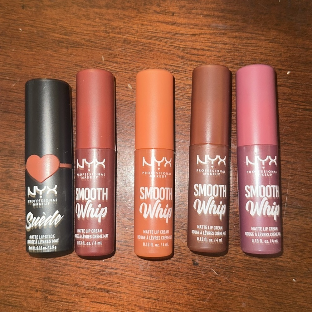 NYX 4 x lip cream and 1 lipstick. 3 sealed and 2 broken seal but as new.